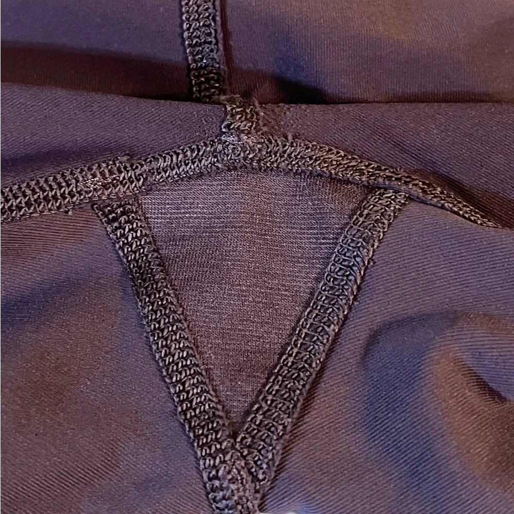 Lululemon Invigorate 7/8 Tight (25") - Picture 14 of 14